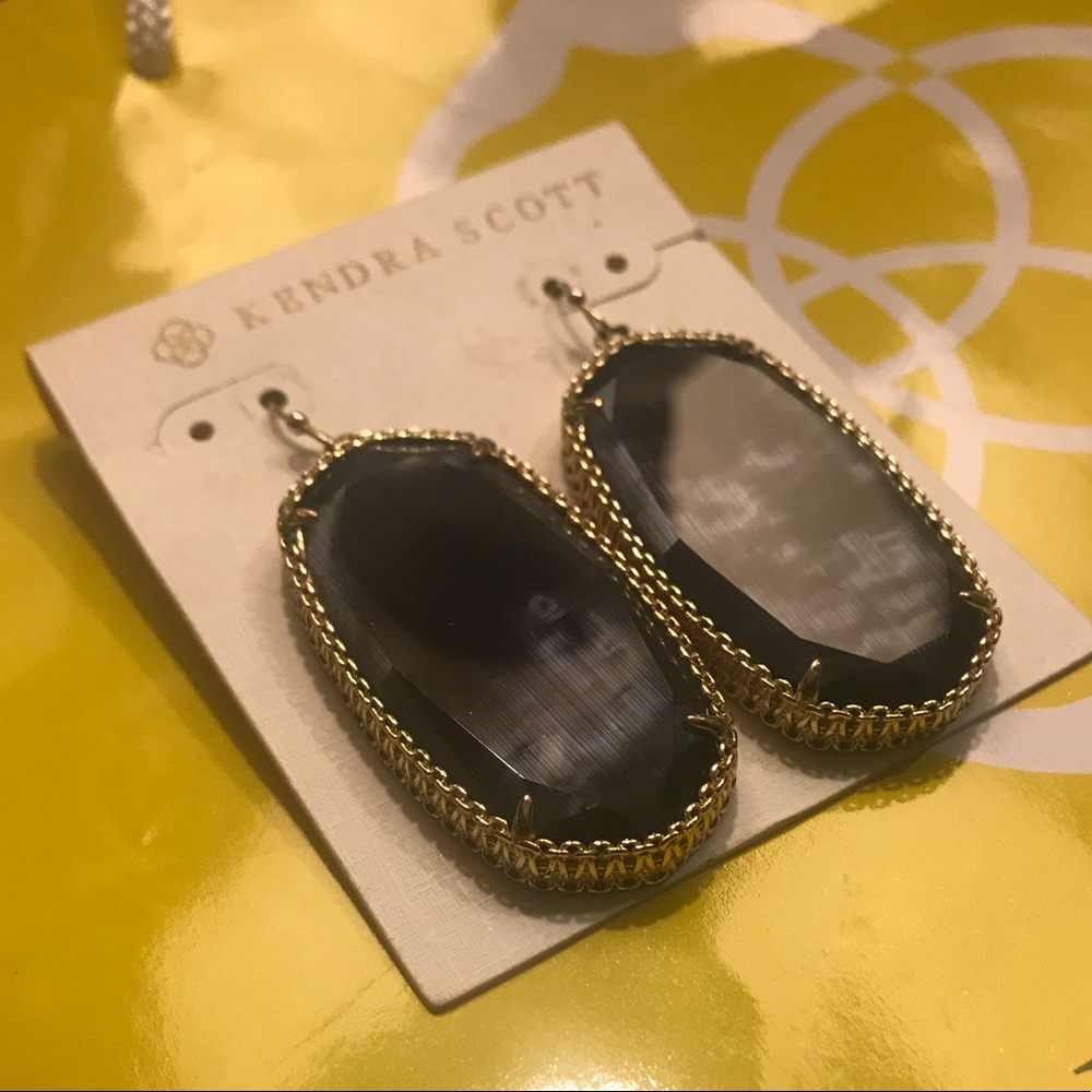 Kendra Scott Deily earrings